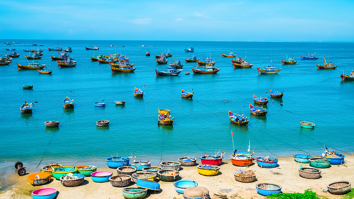 Fishing boats along Mui Ne beach. Photo by VnExpress/Kim Cuong