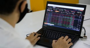 VN-Index stuck in 1,470 range