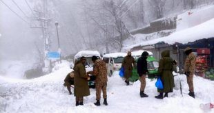 At least 21 die in vehicles trapped by Pakistan snowstorm