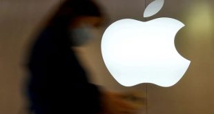 Apple becomes first company to hit $3 trillion market value, then slips