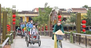 Vietnam relaxes entry restrictions for tourists before full reopening