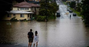 Deadly floods hit eastern Australia