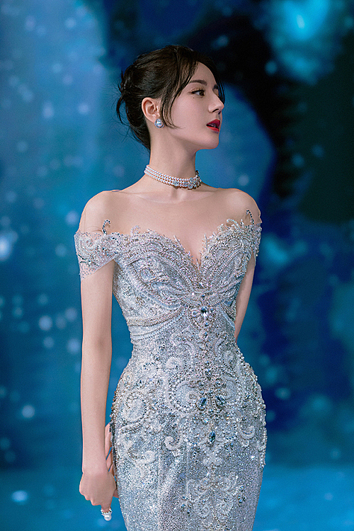 Actress Dilraba Dilmurat in evening gown made by designer Pham Dang Anh Thu. Photo by Jia Xing