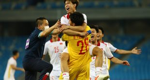 U23 coaches show keeper how to intimidate opponent in penalty shootout