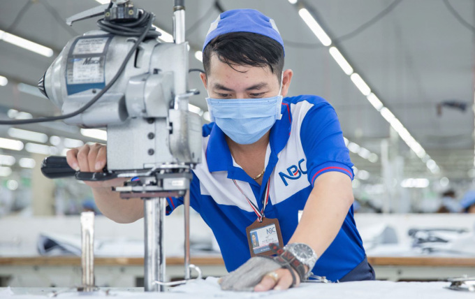 A worker at Nhabe Corporations factory in HCMCs District 7. Photo by VnExpress/An Phuong