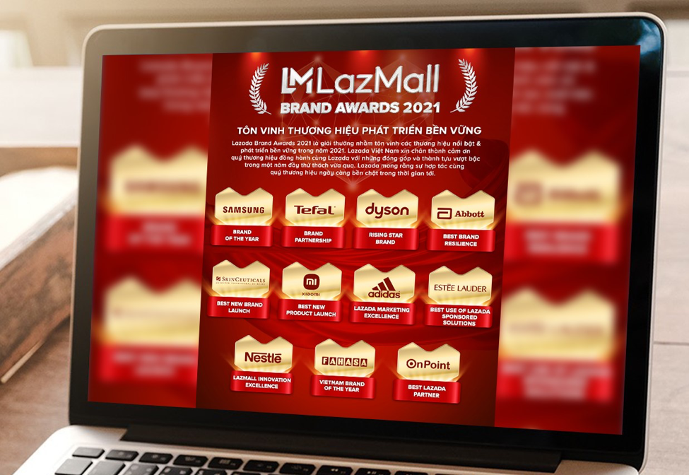 LazMall Brand Awards 2021 is an award honoring brands with breakthrough development in the year, including partners with impressive achievements in Super Brand Days. Photo by Lazada Vietnam