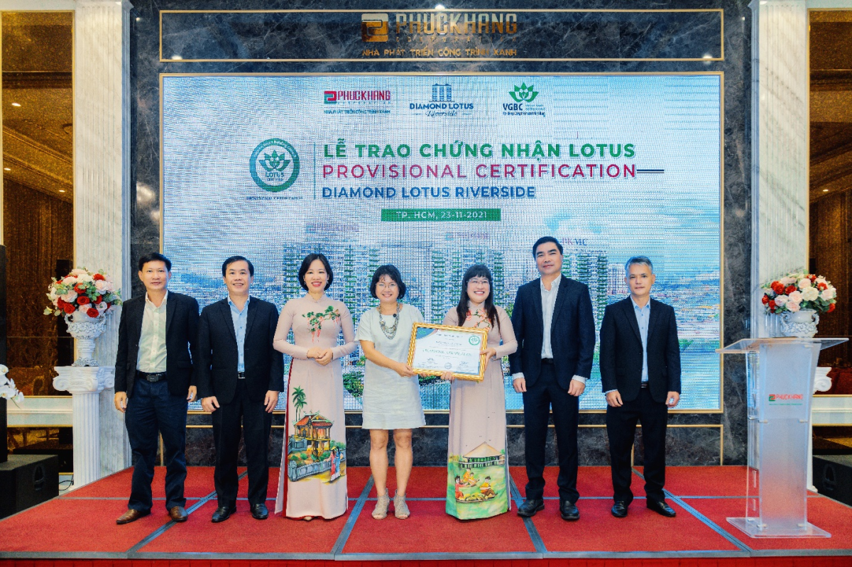 Representatives of Phuc Khang Corporation at the Provisional Certification - Diamond Lotus Riverside ceremony. Photo courtesy of Phuc Khang Corporation