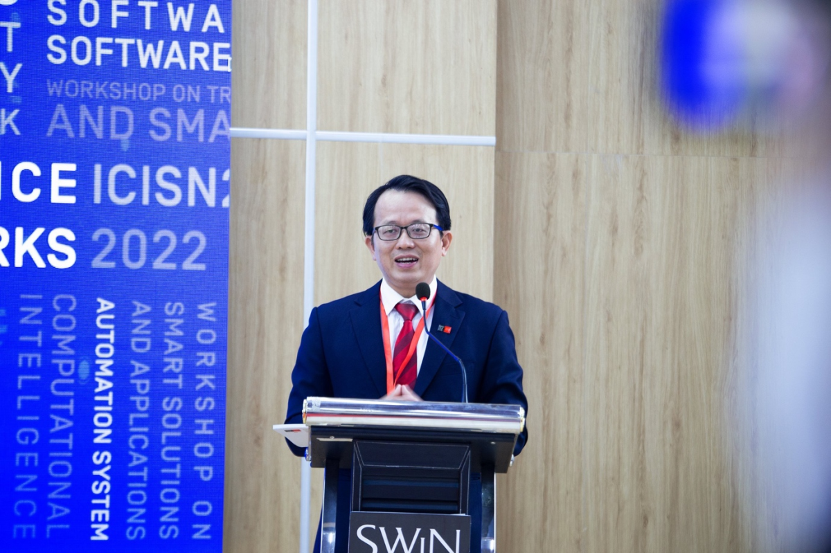 Dr. Hoang Viet Ha, Director of Swinburne Vietnam, commenced the ICISN 2022. Photo by ICISN 2022