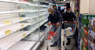 Hong Kong residents empty supermarkets ahead of city-wide lockdown