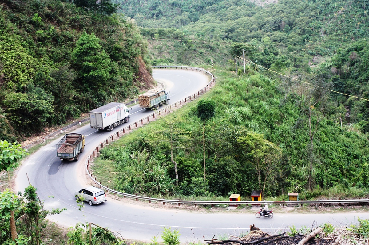 National Highway 26 that links Nha Trang Town of Khanh Hoa with Buon Ma Thuot Town in Dak Lak Province. Photo by VnExpress/An Nam