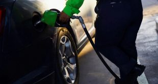 Mexico suspends gasoline subsidy as US drivers cross border for deals