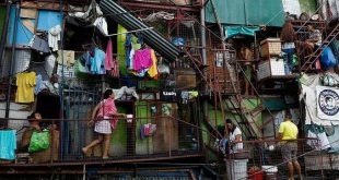 Eight people killed in Philippines housing fire