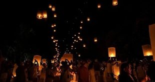 Indonesians celebrate Vesak at world's largest Buddhist temple