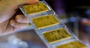 Gold drops to 5-week low