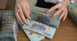 Two thirds of Vietnamese have bank accounts: central bank