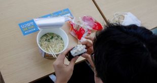 S.Korean office workers hit convenience stores as 'lunch-flation' bites