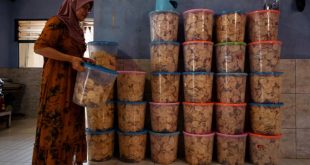 Out of the frying pan: Indonesians pay price of cooking oil crisis