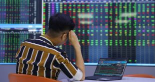 Rumors, manipulation plague Vietnam markets