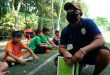 Blind coach nurtures kids' football dream