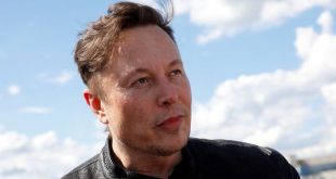 Elon Musk says he is buying Manchester United