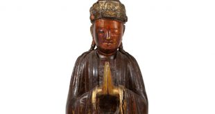 Old Vietnamese statues up for international auction