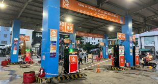 HCMC lacks gasoline despite increase in prices: retailers