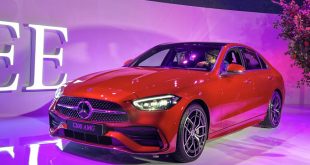 Mercedes recalls nearly 1,000 vehicles over fire risk