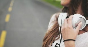 Billion youth risk hearing loss from headphones, venues: study