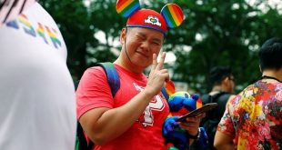 Singapore lifts gay sex ban, blocks marriage equality