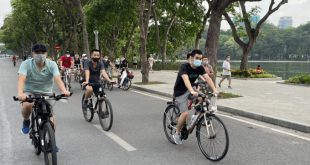 Hanoi considers year-long trial of public bike service