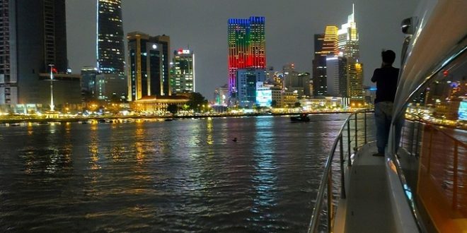 HCMC to launch overnight cruises on Saigon River to boost waterway tourism