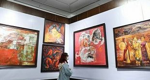 Paintings of Vietnamese, South Korean artists on display