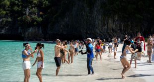 Thailand hits 10 million visitors in 2022 as tourism recovers