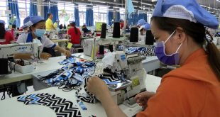 Garment exports soar in early part of 2022, come down with a thud