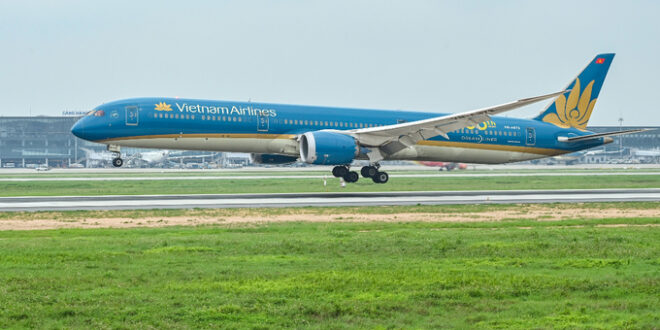Vietnam Airlines once again threatened with delisting