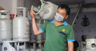 Cooking gas prices drop in Vietnam as global demand eases