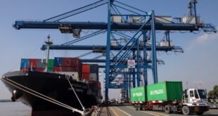 Cargo handling fees at Vietnamese ports lowest Southeast Asia