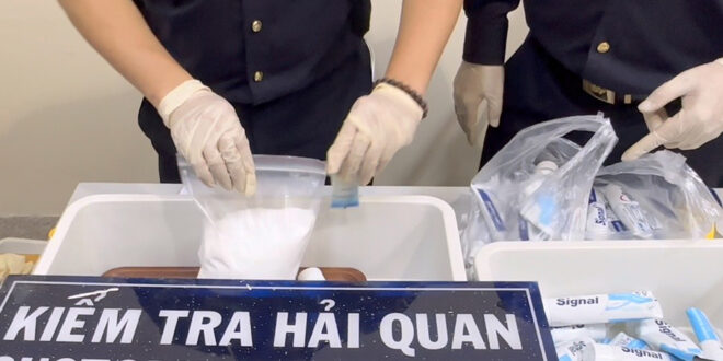 Vietnam Airlines flight attendants set free amid drug investigation