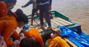 At least 11 dead after Indonesia ferry capsizes