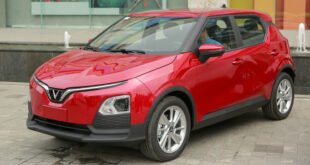 VinFast hands over first VF 5 Plus cars to customers