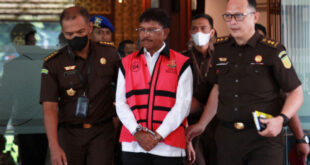 Indonesia communications minister arrested for graft