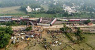 Vietnamese leaders send condolences to India over deadly train crash