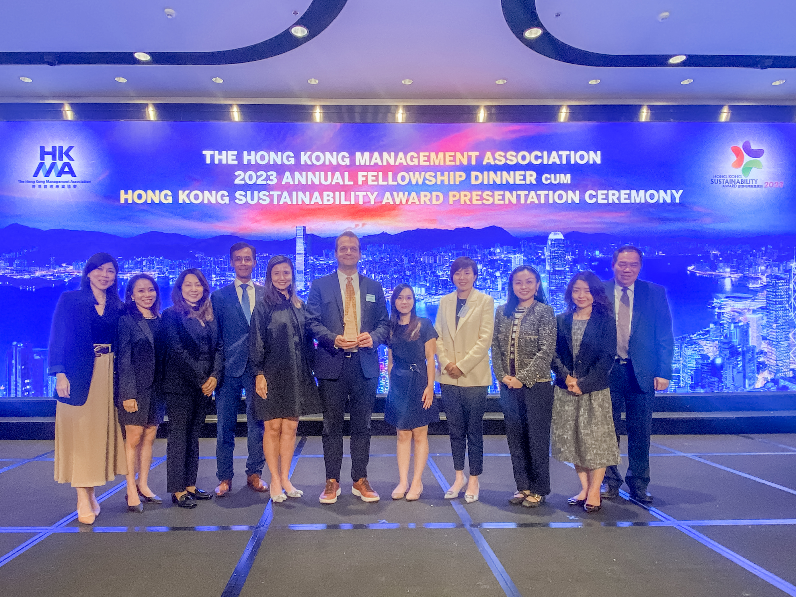 Recognized at the Hong Kong Sustainability Award 2023 organized by the Hong Kong Management Association, Hang Lung secures the Distinction Award (Large Organization Category), reaffirming its commitment to driving sustainable business growth