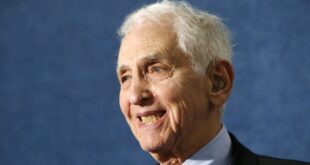 Pentagon Papers whistleblower Daniel Ellsberg dead at 92