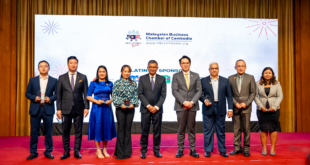 Michael Chiam, Chief Financial Officer of Prince Holding Group (second from right), proudly accepted the MBCC ESG Icon Award. The accolade was awarded to Prince Group in recognition of the Group's significant contributions to Cambodia's sustainable development.