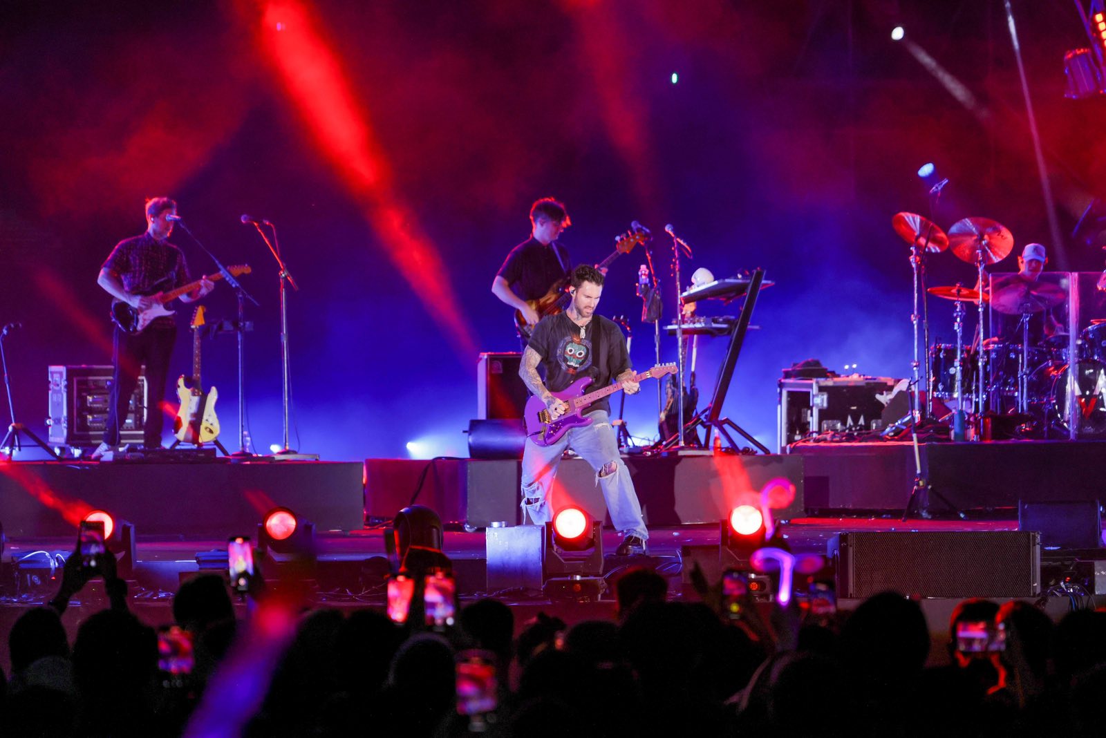 Maroon 5 wows a packed festival crowd at the 8Wonder Winter Festival in Phu Quoc