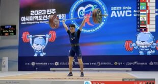 Young Vietnamese weightlifter wins Asian championships