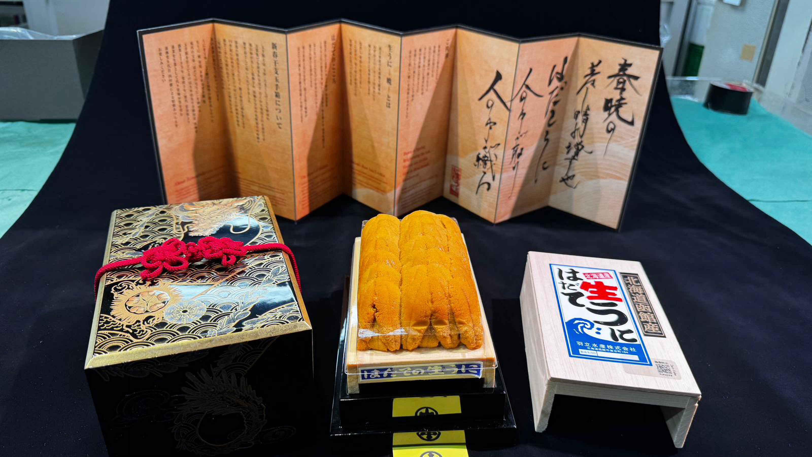 Chef Hiroki of Sushiyoshi Hong Kong has won Japan’s first New Year uni auction, paying JPY1,500,000 for a rare box of the prized highest grade Hadate Kita Murasaki Sea Urchin from Hokkaido.