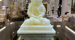 The Astronaut Buddha made of the sustainable CAMM material/ Photographer: Matthias Nebus