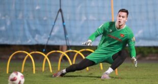 Midfielder praises Vietnamese-Czech goalkeeper ahead of Asian Cup